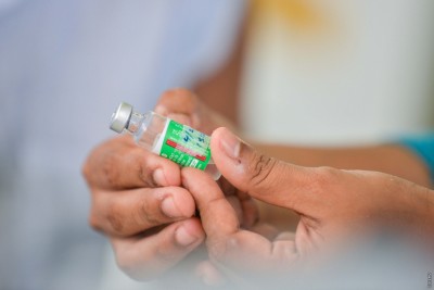 ދެ ވައްތަރު ވެކްސިނެއްގެ ދެ ޑޯޒް ޖެހުނު މައްސަލައެއް