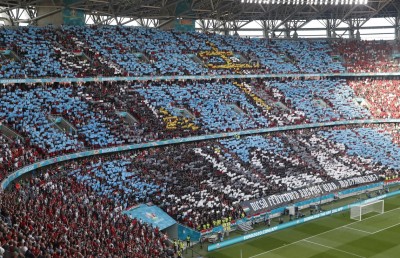 ހަންގޭރީގެ ސަޕޯޓަަރުން ހިމޭންކޮށްލީ ރޮނާލްޑޯގެ ރެކޯޑުން