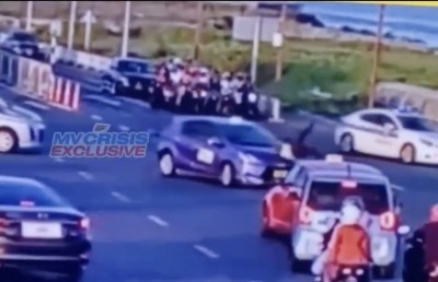 ޓްރެފިކް ފުލުހެއްގެ ގައިގައި ޓެކްސީއަކުން ޖެހި އެކްސިޑެންޓުވުމުން ޑްރައިވަރު ހައްޔަރުކޮށްފި