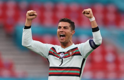 ރޮނާލްޑޯ: އެއް މެޗުން ރެކޯޑްތަކެއް، ދެން އޮތީ އަލީ ދާއީގެ ރެކޯޑް