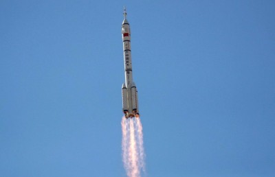 ޗައިނާގެ ޖައްވީ ސްޓޭޝަނަށް ފަޅުވެރިން ފުރައިފި