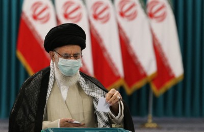 އުއްމީދީ ހުރިހާ ކެންޑިޑޭޓުން ބޭރުކޮށް އީރާނުގެ ރިޔާސީ އިންތިޚާބުގެ ވޯޓުލުން ކުރިއަށް