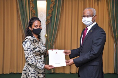 ޓެކް މިނިސްޓްރީ އުވާލައި ޒިންމާތައް މިނިސްޓަރު ޝައުނާއަށް