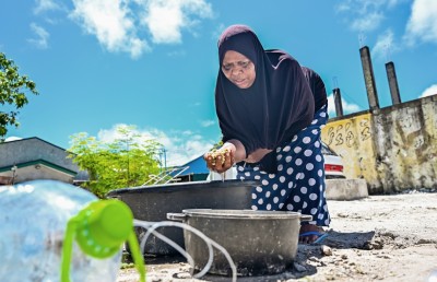 ފޮޓޯ ސްޓޯރީ: މި ރަށު މީހުން ފަރަށް ދަނީ އަމާ ބުނީތީއެއް ނޫން!