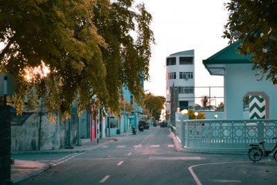 ކޮވިޑް ފެތުރިފައިވާ ފަސް ރަށެއްގައި ކާފިއު ހިންގާ ހަރުކަށި ފިޔަވަޅު އަޅަނީ