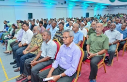 އައްޑު އަށް އެއްބަޔަކު ހޮވައިގެން އުޅޭތާ އެތައް ޒަމާނެއް، ރައްޔިތުންގެ އުއްމީދު ހާސިލެއް ނުވި: އަޒާން