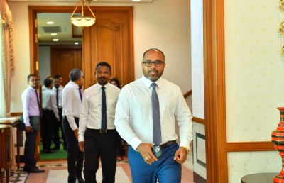 އިހްސާނާއި ފުލުހުންގެ އޮފިސަރުންތަކެއް ކޯޓު ހުރުމަތް ކެނޑި ކަމަށް ބުނެ މައްސަލަ އެޖެންޑާކޮށްފި