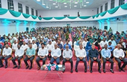 އައްޑު އަށް އެއްބަޔަކު ހޮވައިގެން އުޅޭތާ އެތައް ޒަމާނެއް، ރައްޔިތުންގެ އުއްމީދު ހާސިލެއް ނުވި: އަޒާން