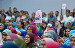 އައްޑު އަށް އެއްބަޔަކު ހޮވައިގެން އުޅޭތާ އެތައް ޒަމާނެއް، ރައްޔިތުންގެ އުއްމީދު ހާސިލެއް ނުވި: އަޒާން