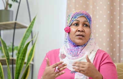 އާނަ: އެހީތެރިއެއް، "ކޮންމެ މީހަކު ވެސް މުހިންމު"