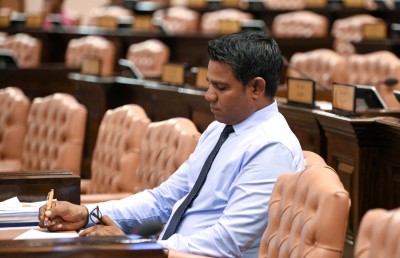 މެމްބަރު އީސަގެ ގެވެށި އަނިޔާގެ މައްސަލައެއް ފެންމަތިވެއްޖެ