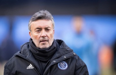 ޒަވީ ބާސާގައި މަޑުކުރަނީ، ކްލަބުން އެދެނީ ޒަވީގެ ބޭބެ ޓީމުން ބޭރުކުރަން