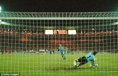 ސައުތުގޭޓް ހިތްހަލާކުކޮށްލީ ޖަރުމަނުގެ ގޯލްކީޕަރު ކޯޗް