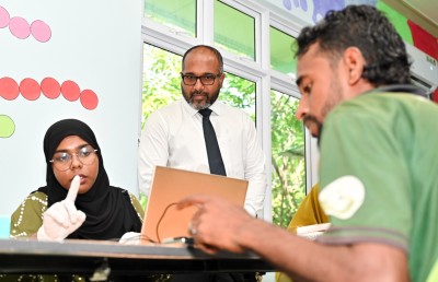 ބިދޭސީންގެ ފިންގަޕްރިންޓާއި ފޮޓޯ ނެގުމުގެ ކެމްޕެއިން ފަށައިފި، މިނިސްޓަރު ވިދާޅުވީ ކާމިޔާބުވާނެކަމަށް