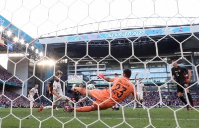 ގޯސް ހެދުނު ކީޕަރަށް ސްޕެއިނުން ކުރީ އާދަޔާ ހިލާފު އިތުބާރެއް