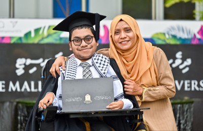 ފުރޮޅުލީ ގޮނޑީގައި އިނދެގެން ރައިޝަން ޑިގްރީ ނިންމާލައިފި
