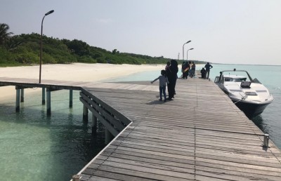 ހަނިމާދޫ އެއާޕޯޓު ތަރައްގީ ކުރުމުގެ ކަންބޮޑުވުންތަކާއެކު 800 އަށް ވުރެ ގިނަ މީހުން ސޮއިކޮށް ރައީސަށް ޕެޓިޝަނެއް