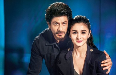 ފިލްމަކުން ފުރުސަތު ދޭން އެދި އާލިއާއަށް ޝާހްރުކްގެ ސަމާސާއެއް