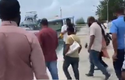 ލ. ހިތަދޫގައި ކުޑަކުދިންނާ ބެހޭ ކަމުގެ ތުހުމަތަށް އަންހެނުން ނުކުމެ އެހެން އަންހެނަކު ރަށުން ބާލުވައިފި