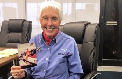 ބެޒޯސްއާ އެކު ޖައްވަށް ދާ ދުވަސްވީ މީހާ އަކީ ކާކު؟