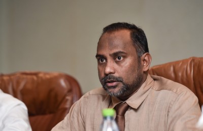 ޒިކްރާ މިސްކިތުގެ މައްސަލަ: ކުރީގެ މިނިސްޓަރު ޒިޔާދަށް ދައުވާކުރަން މަޖިލީހުން އެދެނީ