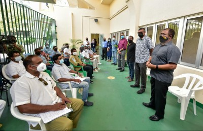 ވެކްސިން ފުރިހަމަ ކުރާ ރިސޯޓު މުވައްޒަފުންނަށް ރަށަށް ދެވޭގޮތް ހަދައިފި