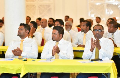 އެމްޑީޕީގެ ދެ ފެކްޝަނުގެ އަރައިރުމާ ހެދި އިކަމް ޓެކްސް އިސްލާހު މިއަދު ފާހެއް ނުކުރި