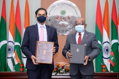 މިނިސްޓަރު ޝާހިދު އިންޑިއާ ހައިކޮމިޝަނަރާ ބައްދަލުކުރައްވައިފި