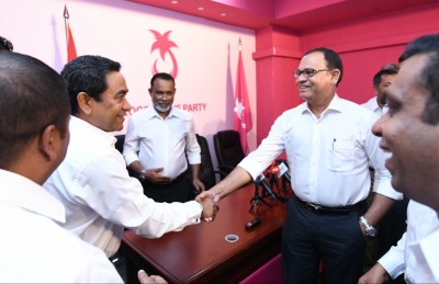 ނިޒާމުގެ މަޝްވަރާއަކަށް ނުދާނަން، ޔާމީން މިނިވަން ވާން ޖެހޭނީ ޑީލަކުން ނޫން: އާދަމް ޝަރީފް