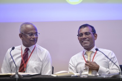 ނަޝީދު, އިދިކޮޅަށް: ގައުމަށް ވަމުންދާ ގޮތް ގާތުން ބައްލަވާ!