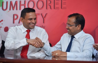 ރިޔާޒް ޖުމްހޫރީ ޕާޓީން ވަކިވެވަޑައިގެންފި