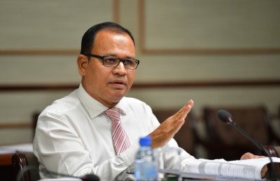 ނަޝީދަށް ސަރުކާރުން ފެންކައްކާ ބޮލީގެ އިއްޒަތް ދިނީތޯ އާދަމް ޝަރީފް އައްސަވައިފި