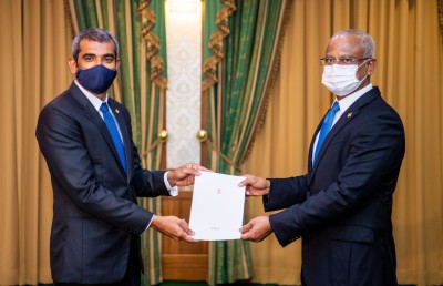 ނިޔާޒީ، އޮޑިޓަ ޖެނެރަލްގެ މަގާމުގެ ހުވާކުރައްވައިފި