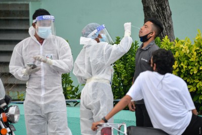 މާލެއިން 26 މީހުންނާއެކު ޖުމްލަ ޕޮޒިޓިވްވީ 98 މީހުން