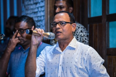 ޝިމާއަށް ވީގޮތެއް ބަލަން ހުރަސްއަޅަނީ ކާކުތޯ އާދަމް ޝަރީފް ސުވާލުއުފައްދަވައިފި