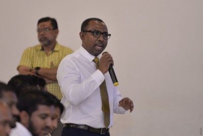 ރައީސް ސޯލިހާ މަޝްވަރާ ނުކޮށް މިފަދަ ގަރާރެއް ފާސް ކުރެވިގެން ނުވާނެ: އާޒިމް