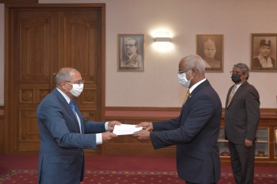 މެކްސިކޯ އާއި ޖަރުމަނުގެ އާ ސަފީރުން ރައީސަށް ފަތްކޮޅު އަރުވައިފި