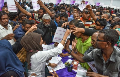 ފްލެޓްތައް "ބަހާލީ" ސިއްރު ކޮޓަރިއެއްގައި ތިބެ، ފްލެޓް ދޭންވީ މީހުންގެ ލިސްޓް އޮތީ ޕެންޑްރައިވެއްގައި!