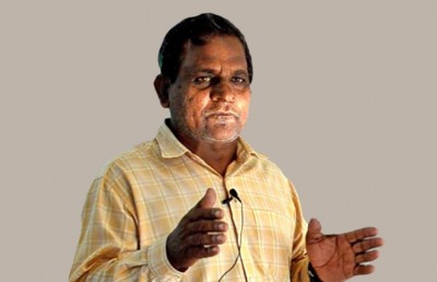 ކުޅަދާނަ މާވަޑި މިހިރީ އިމާމަކަށް ބަދަލުވެފައި، އޭނާ ބުނަނީ އިލްމަށް އުމުރެއް ނެތް ކަމަށް!