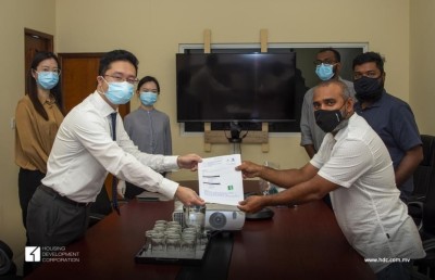 ހިޔާ ފްލެޓްތަކުގެ ކަރަންޓުގެ މަސައްކަތް ނިންމައި އެޗްޑީސީއާ ހަވާލުކޮށްފި