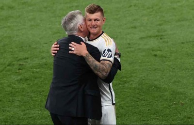 ރިޓަޔާކުރުމުގެ ނިންމުން ބަދަލުކުރަން ކްރޫޒަށް އަންޗެލޮޓީ އިލްތިމާސްކޮށްފި