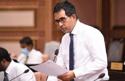 ނަޝީދާ ދެކޮޅަށް އިތުބާރު ނެތްކަމުގެ ވޯޓެއް ނަގަން އުޅޭކަމުގެ ތުހުމަތު
