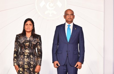 ރައީސްގެ ދެކަނބަލުން ލަންކާ އަށް