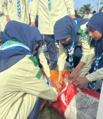 ކަނޑިތީމު ބޯޓު އަޑިއަށް ދިއުމުން ބިލެތްފަހިން ދެއްކީ ރީތި ނަމޫނާއެއް!