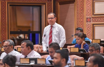 ރައީސް ނަޝީދަށް އާދެވެން ނެތަސް އަޅުގަނޑުގެ ހިތް ހަލާސް: އާދަމް ޝަރީފް