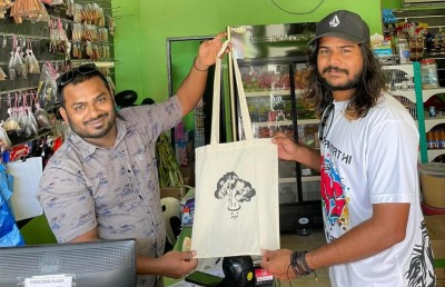 ވެލިދޫގެ ޒުވާން ގްރޫޕަކުން ކޮންމެ ގެއަކަށް ފޮތިކޮތަޅު ބަހައިފި