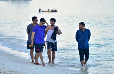 އިންޑިއާގެ ޓޫރިސްޓުން އިތުރު ކުރަން ގިނަ ހަރަކާތްތަކެއް ހިންގަނީ
