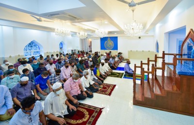 ކުޑަކުދިން ލައްވައި އިމާމުވެ ޖަމާއަތުގައި ނަމާދު ނުކުރުވަން މިނިސްޓްރީން އަންގައިފި