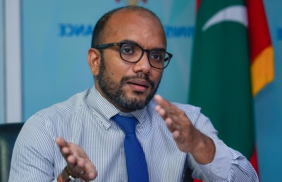 ޑޮލަރުގެ އަގު ކޮންޓްރޯލް ކުރުމުގެ ފިޔަަވަޅުތައް ލަސްވަނީ ލޮކްޑައުންތަކާ ހެދި: އަމީރު
