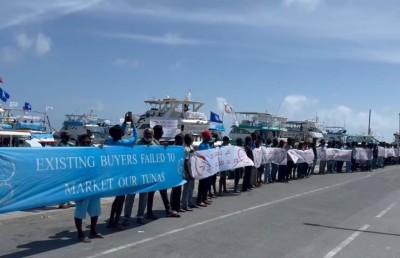 ވައުދާ އެއްގޮތަށް މިފްކޯއަށް ބޮޑުކަންނެލި ގަންނަން ގޮވާލައި މަސްވެރިން އަޑުއުފުލައިފި